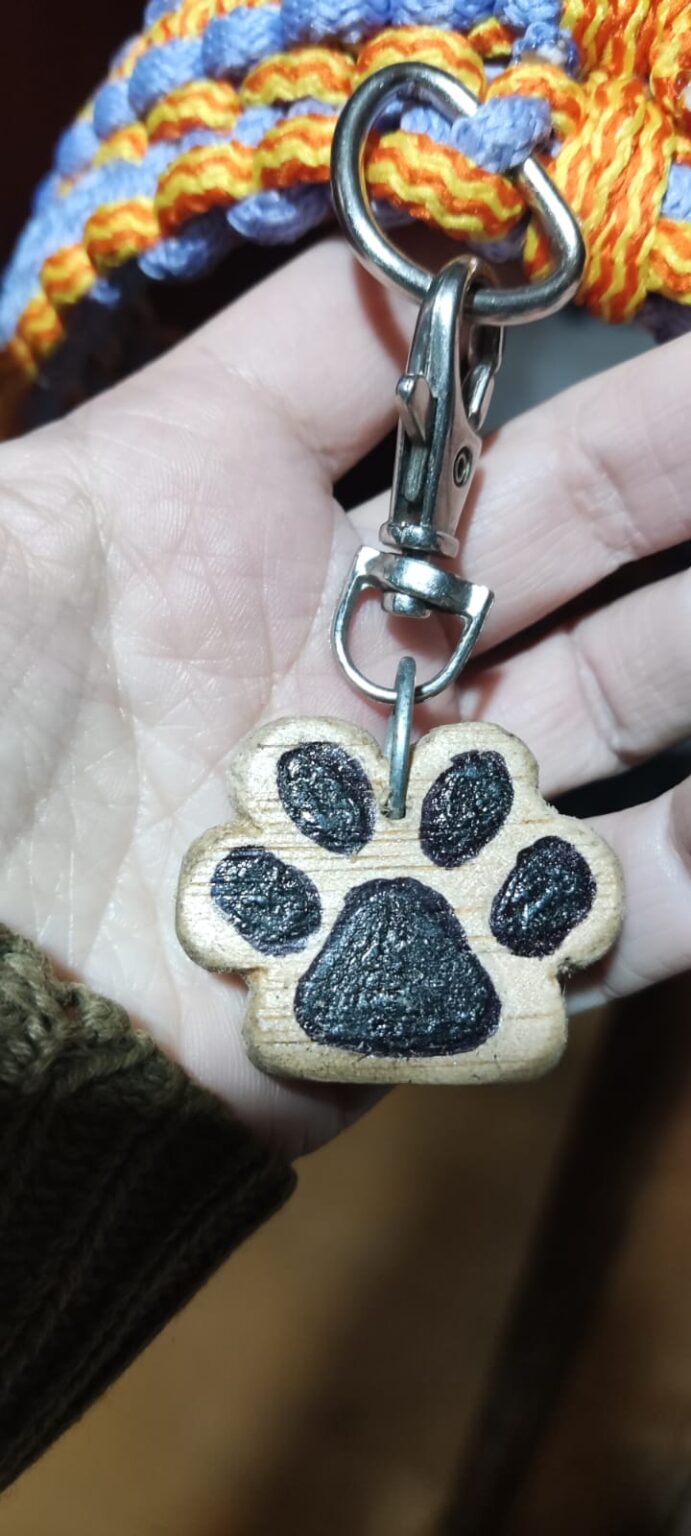 plaquita para collar en madera